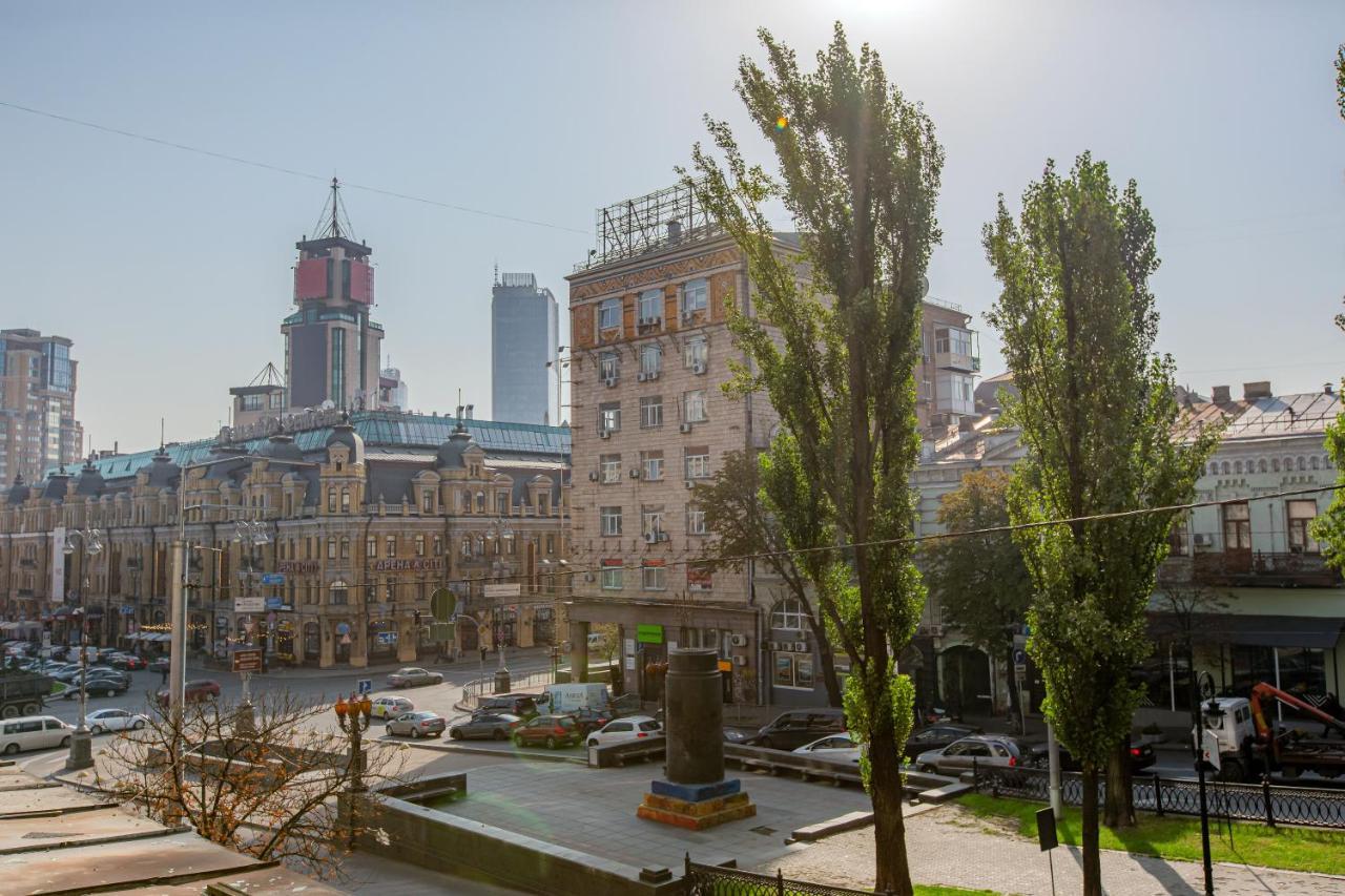 Big Jacuzzi , Sauna , Khreshchatyk Apartments Kiev Buitenkant foto