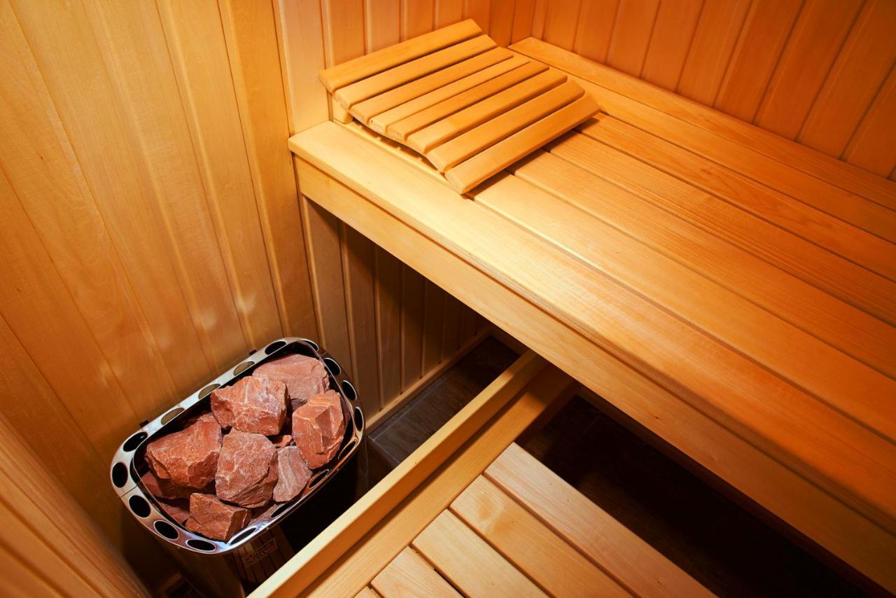 Big Jacuzzi , Sauna , Khreshchatyk Apartments Kiev Buitenkant foto